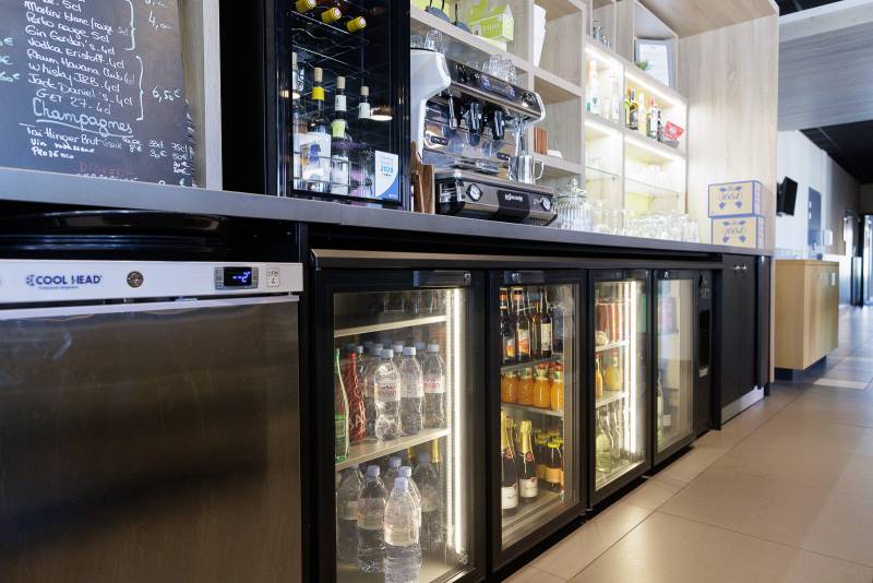 Installation d'équipements de bar et cuisine professionnelle au sein du Campanile de Annemasse